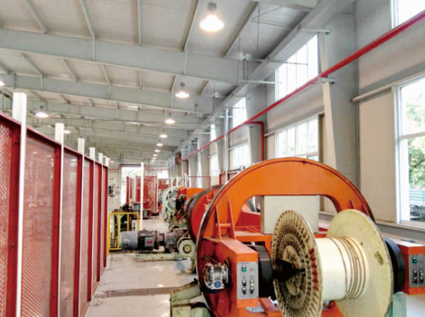 CPD-Φ1250盤絞履帶牽引型成纜機